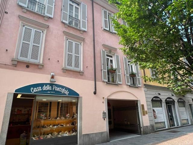 Appartamento in affitto a Biumo Superiore, Varese