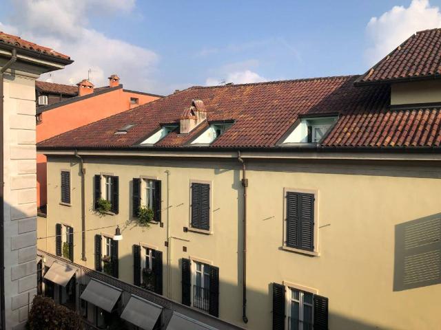 Appartamento in affitto a Biumo Superiore, Varese