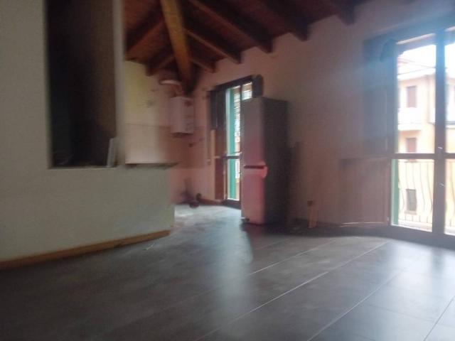 Attico in affitto a Gaggiano, Varese