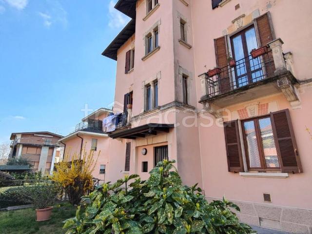 Appartamento in affitto a Valle Olona, Varese