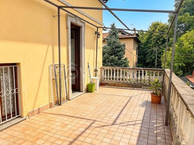 Appartamento in affitto a Biumo Superiore, Varese