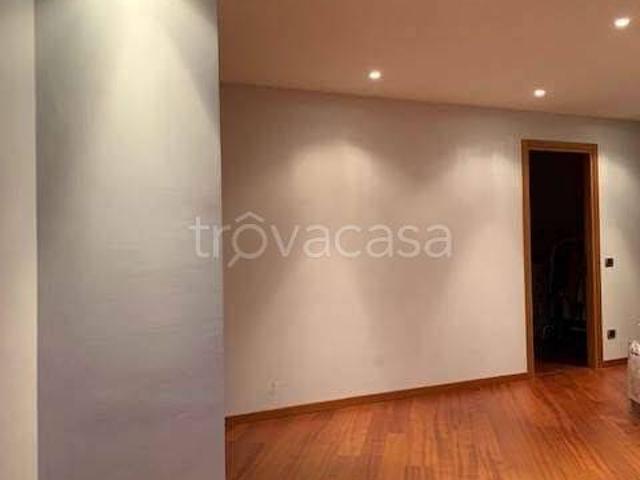 Appartamento in affitto a Biumo Superiore, Varese