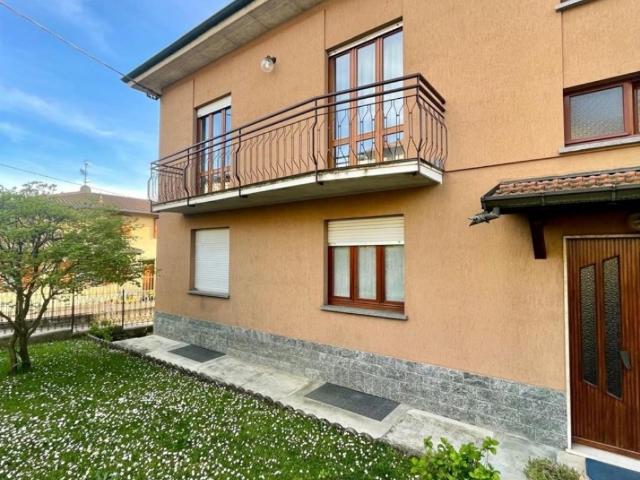 Appartamento in affitto a Valle Olona, Varese