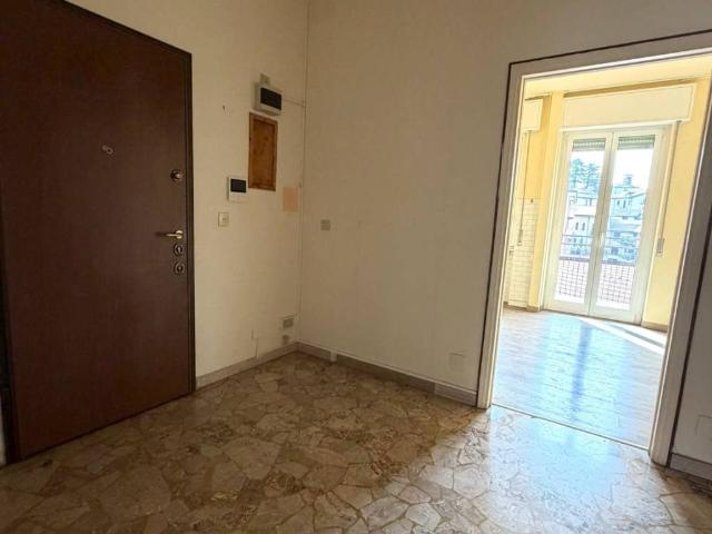 Appartamento in affitto a Biumo Superiore, Varese