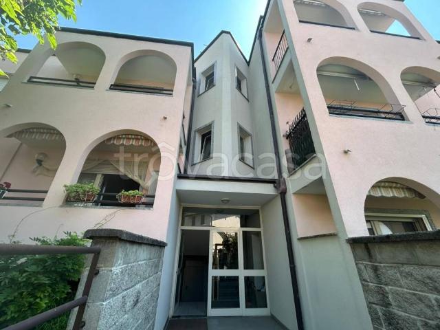 Appartamento in affitto a Lissago, Varese