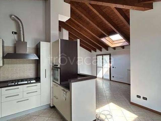 Appartamento in affitto a Varese, Lombardia