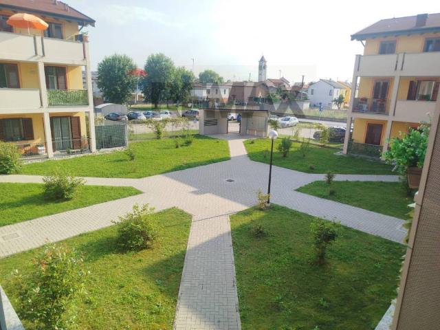 Appartamento in affitto a Vellezzo Bellini, Lombardia