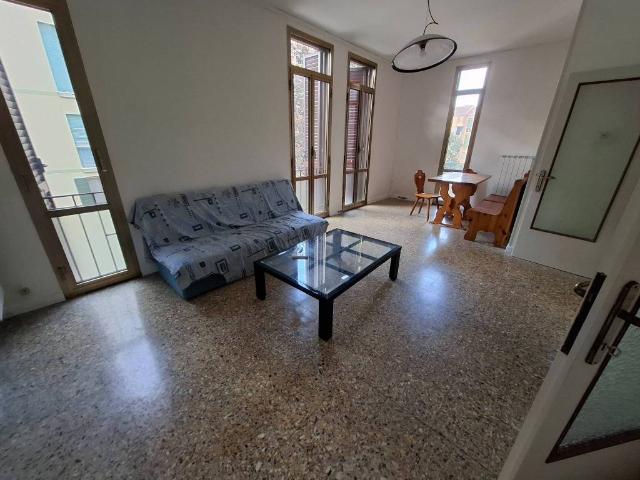 Appartamento in affitto a Rione Pertini, Venezia