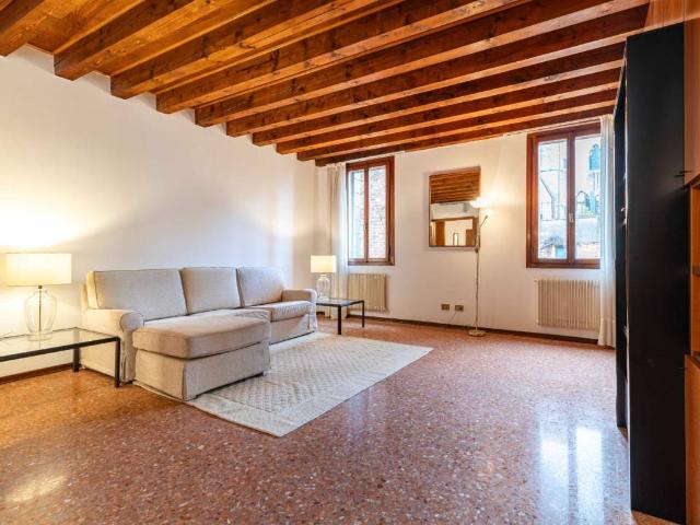 Appartamento in affitto a Venezia-Murano-Burano, Venezia