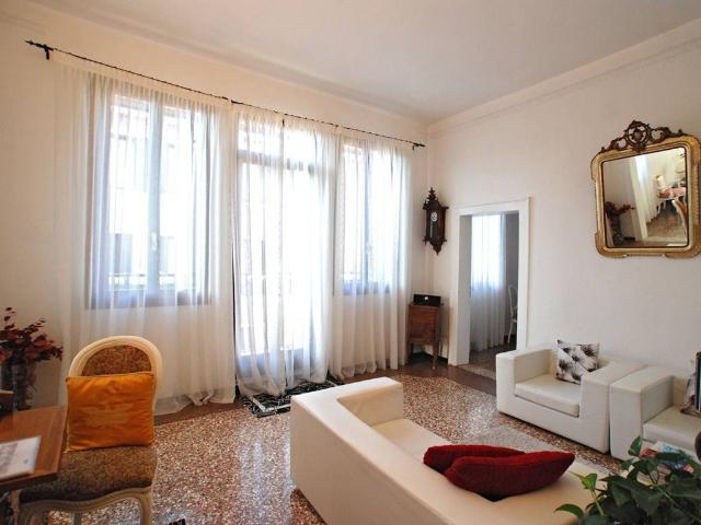 Appartamento in affitto a Venezia-Murano-Burano, Venezia