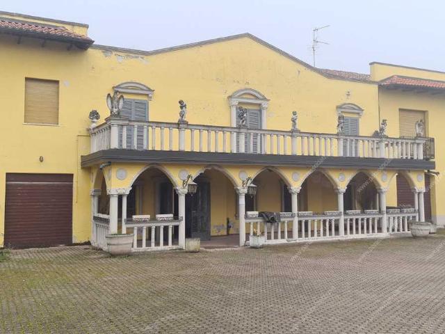 Appartamento in affitto a Vernate, Milano