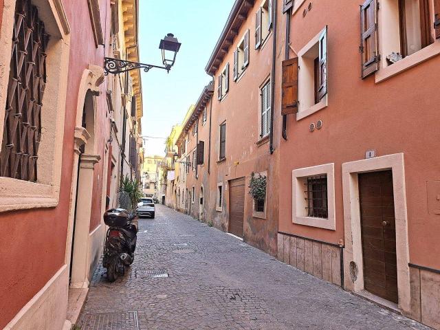 Appartamento in affitto a Centro storico, Brenzone