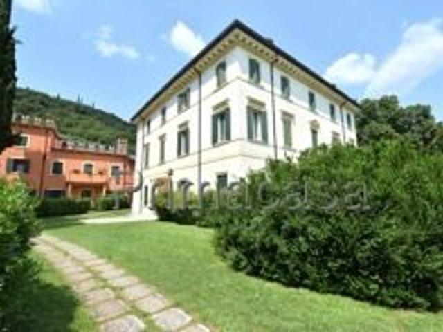 Appartamento in affitto a Nord-Est, Brenzone