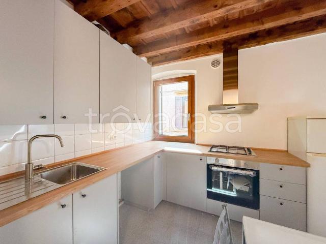 Appartamento in affitto a Centro storico, Brenzone