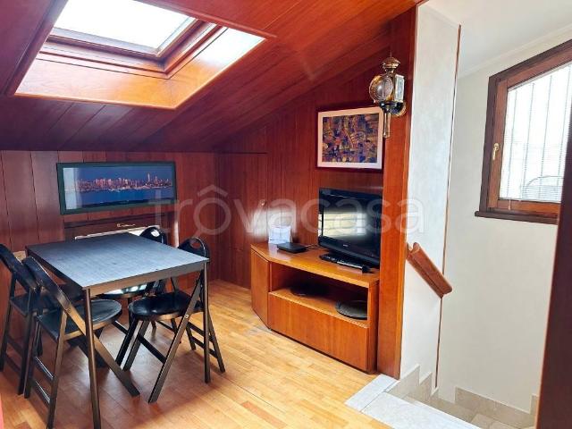 Appartamento in affitto a Palazzina, Brenzone