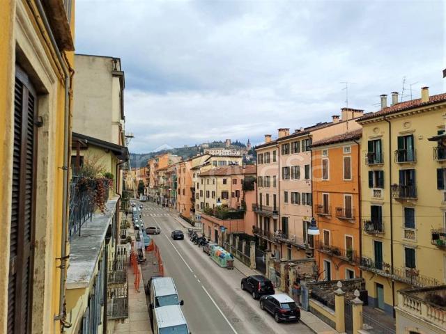 Appartamento in affitto a Centro storico, Brenzone