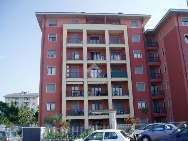 Appartamento in affitto a Palazzina, Brenzone