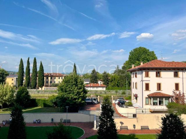 Appartamento in affitto a Ovest, Brenzone