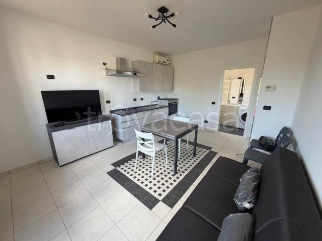 Appartamento in affitto a Ovest, Brenzone