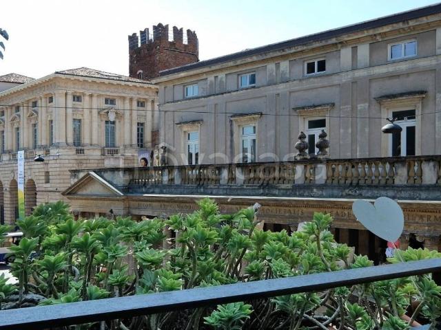 Appartamento in affitto a Centro storico, Brenzone