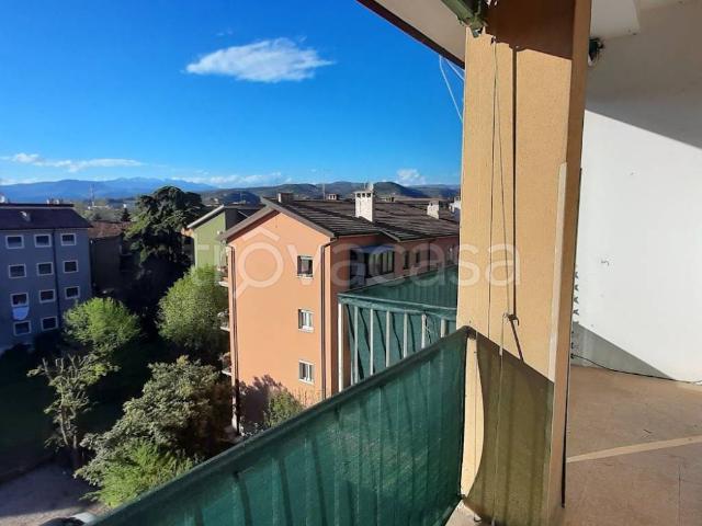 Appartamento in affitto a Centro storico, Brenzone