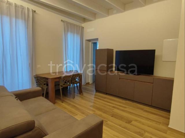 Appartamento in affitto a Centro storico, Brenzone