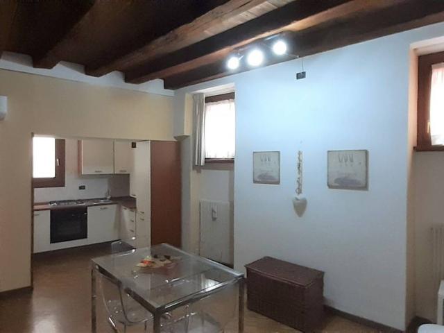 Appartamento in affitto a Centro storico, Brenzone