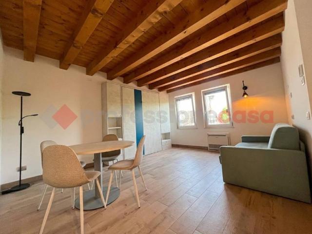 Appartamento in affitto a Sud-Ovest, Brenzone