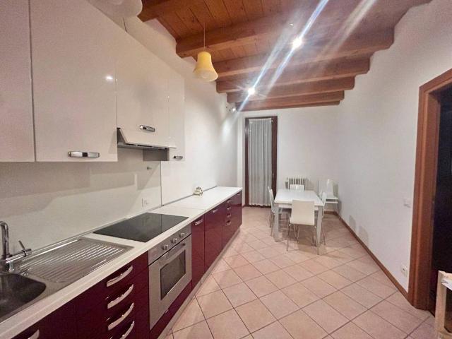 Appartamento in affitto a Centro storico, Brenzone