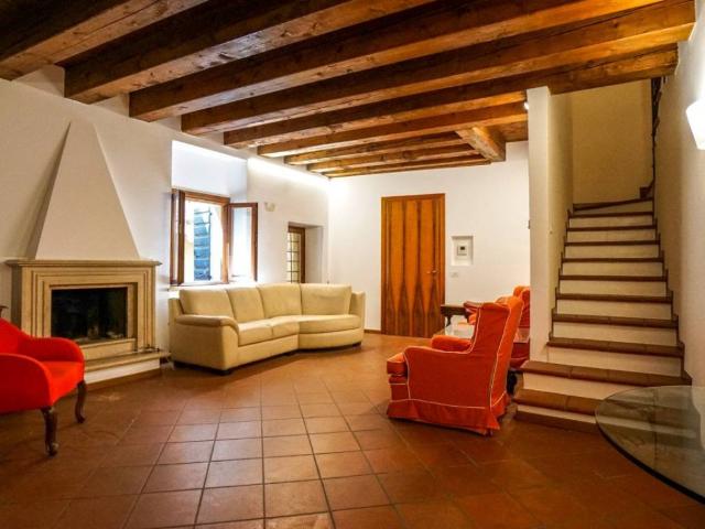 Appartamento in affitto a Veronetta, Verona