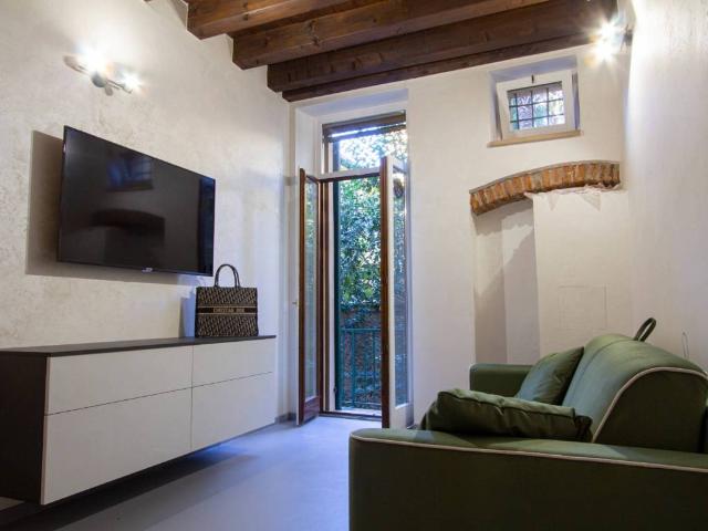 Appartamento in affitto a Veronetta, Brenzone