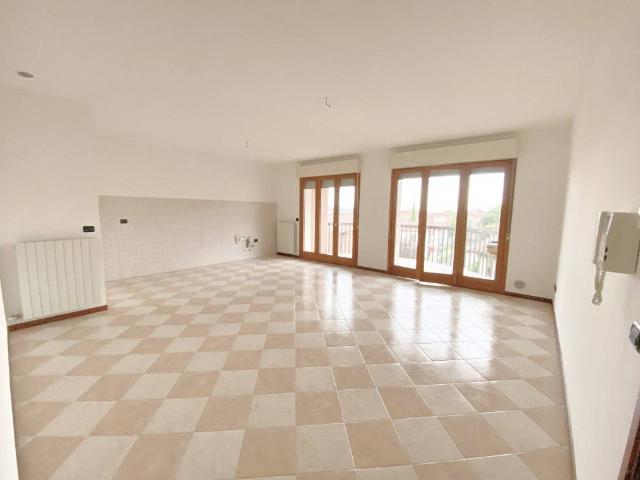 Appartamento in affitto a Nord-Est, Brenzone