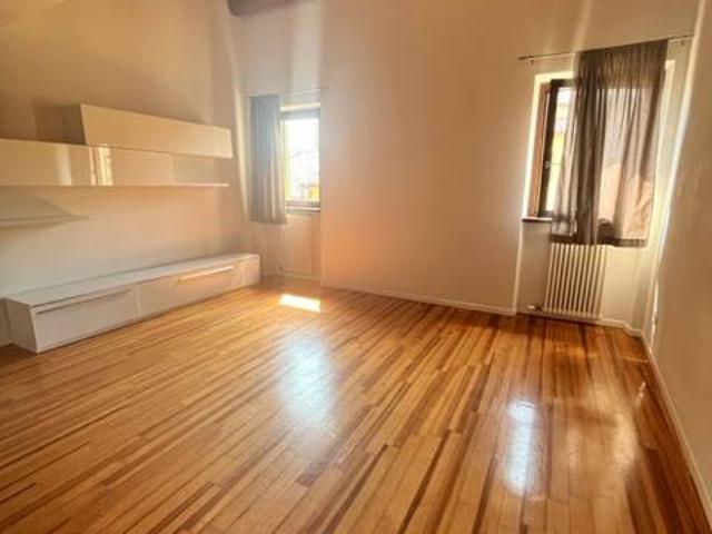 Appartamento in affitto a Centro storico, Brenzone
