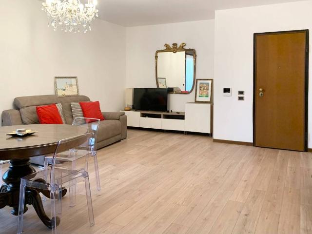 Appartamento in affitto a Ovest, Brenzone