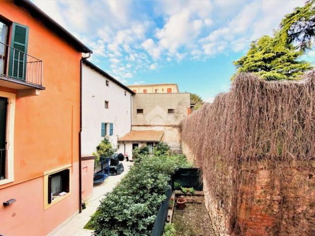 Appartamento in affitto a Centro storico, Brenzone