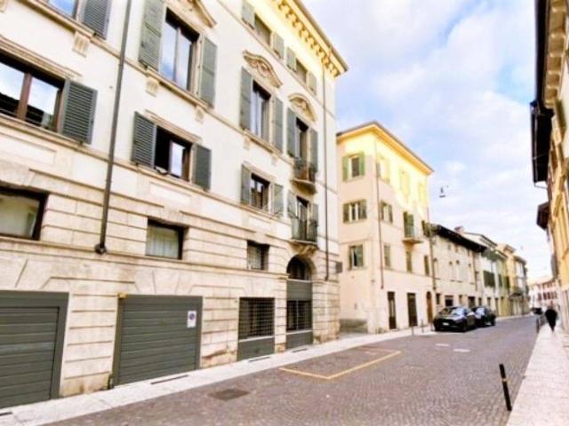 Appartamento in affitto a Centro storico, Brenzone