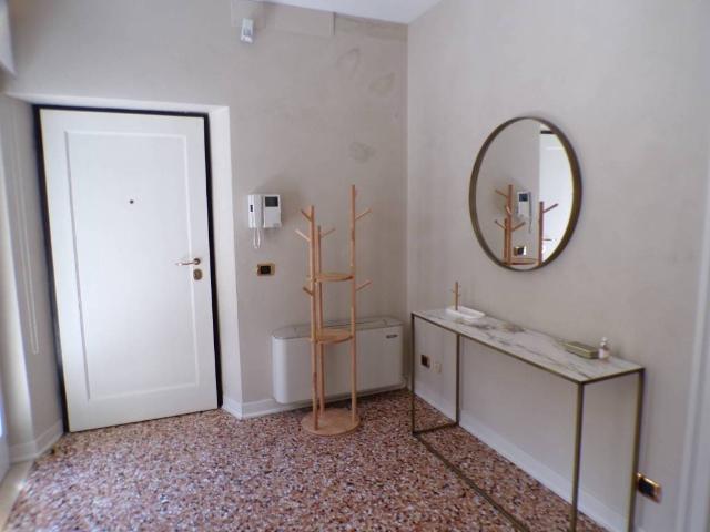 Appartamento in affitto a Centro storico, Brenzone