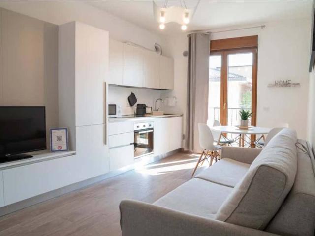 Appartamento in affitto a Borgo Roma, Brenzone