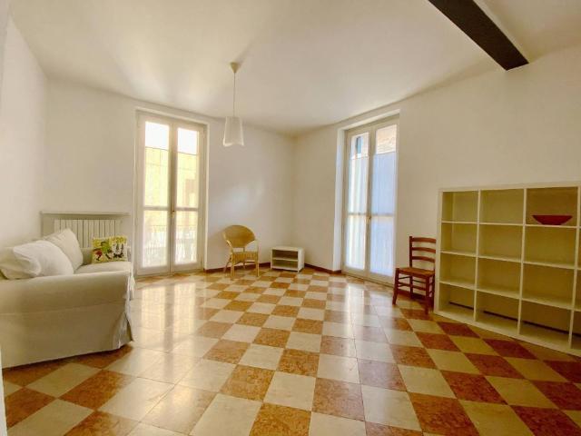 Appartamento in affitto a Centro storico, Brenzone