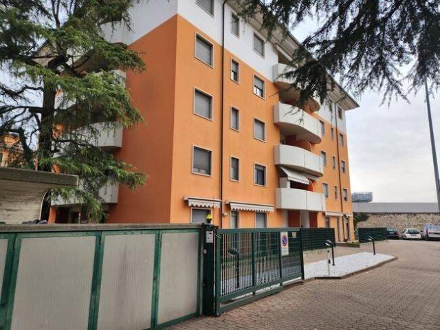 Appartamento in affitto a Verona, Golosine