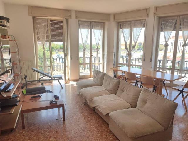 Appartamento in affitto a Verona, Borgo Roma
