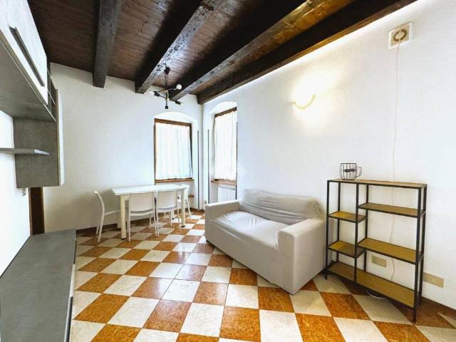 Appartamento in affitto a Centro storico, Brenzone
