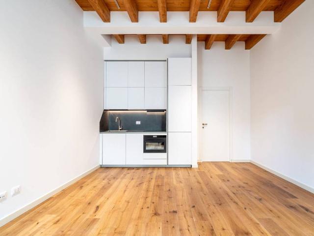 Appartamento in affitto a Centro storico, Brenzone