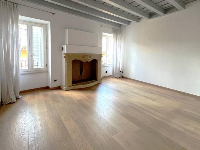 Appartamento in affitto a Centro storico, Brenzone