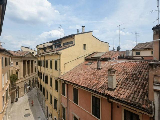 Appartamento in affitto a Centro storico, Brenzone