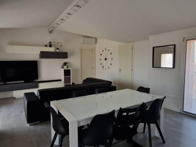 Appartamento in affitto a Ovest, Brenzone