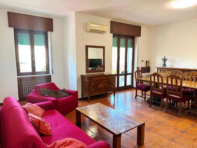 Appartamento in affitto a Palazzina, Verona