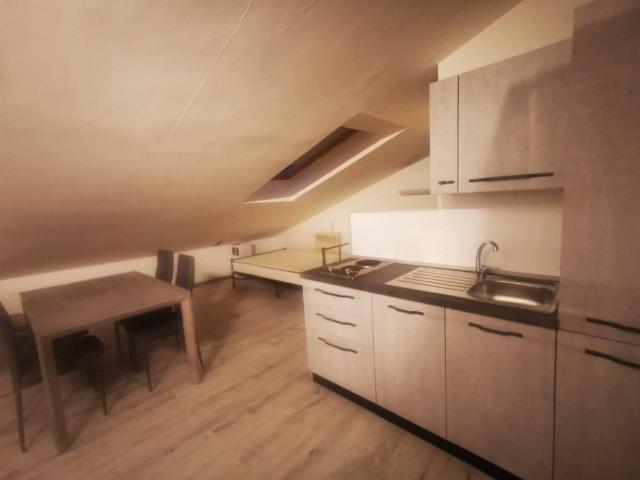 Appartamento in affitto a Sud-Ovest, Brenzone