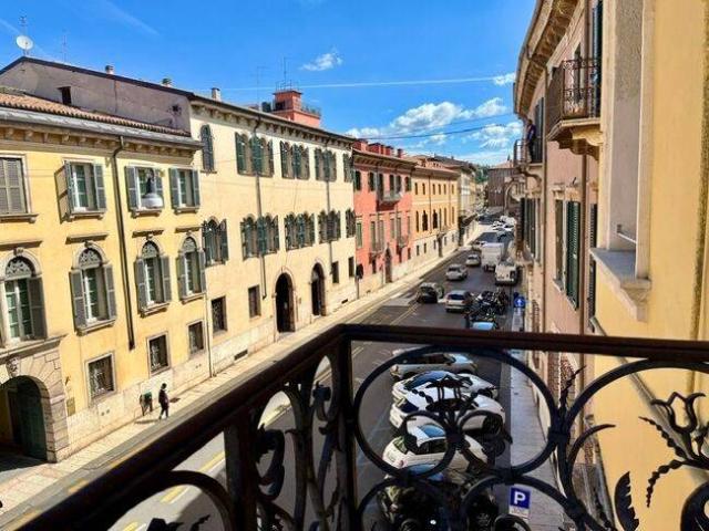 Appartamento in affitto a Centro storico, Brenzone