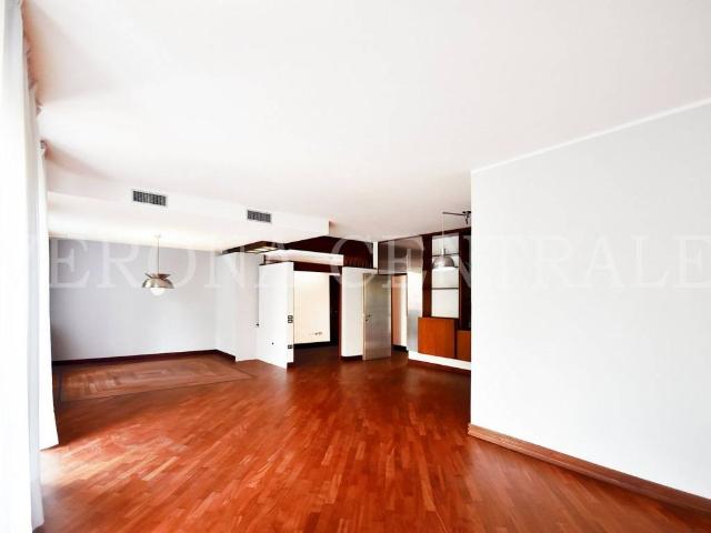Appartamento in affitto a Centro storico, Brenzone